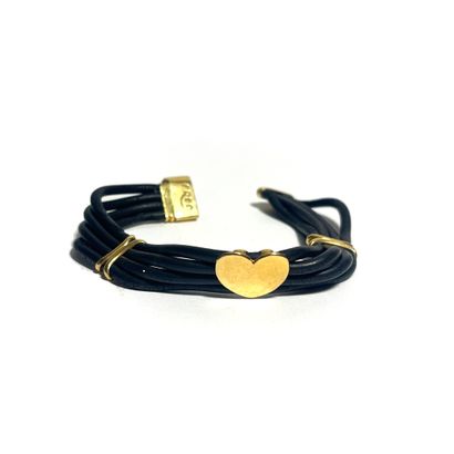 FRED
Bracelet composé de 4 brins en caoutchouc...