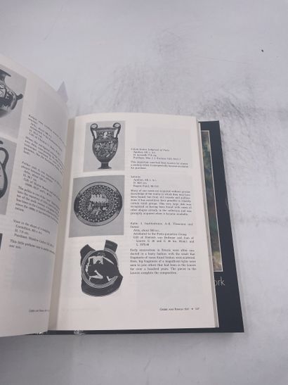 2 volumes : «Notable Acquisitions 1965-1975»...