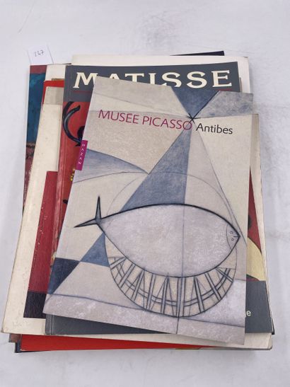 Fifteen small volumes on various modern artists...