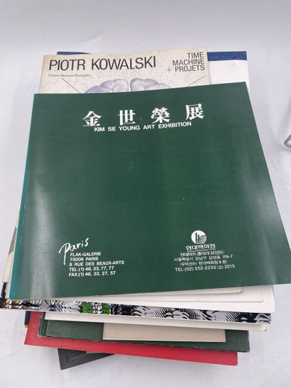 Fifteen small volumes on various modern artists...
