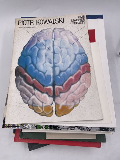 Fifteen small volumes on various modern artists...