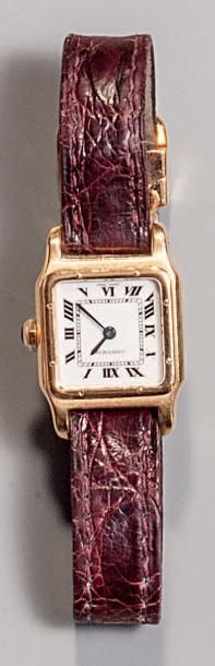 Bracelet montre de dame, le boitier carré...