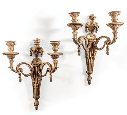 Paire d'appliques en bronze ciselé et doré...