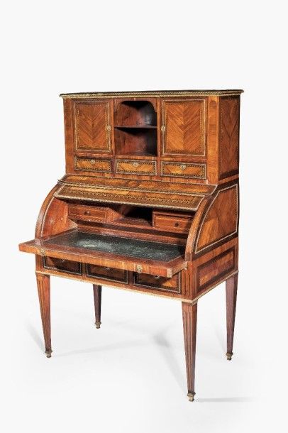Bureau cylindre surmonté d’un gradin en bois...