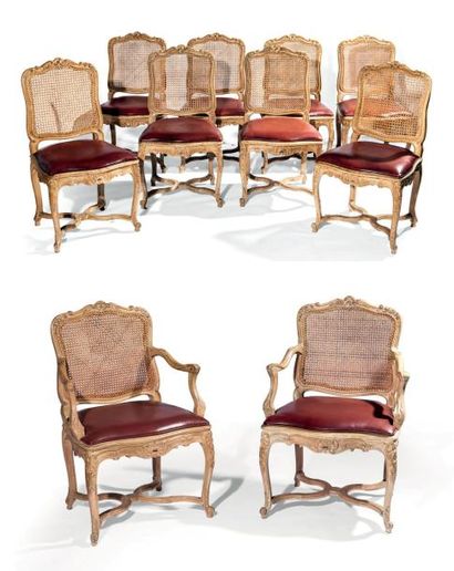 SUITE DE HUIT CHAISES ET DEUX FAUTEUILS En...