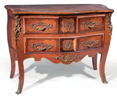 COMMODE GALBEE En placage de bois de rose...