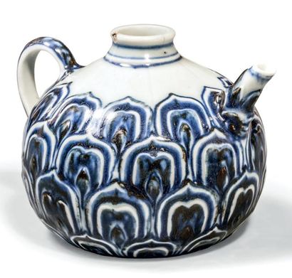 CHINE - Epoque XUANDE (1426 - 1435)
Verseuse...