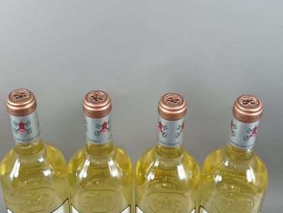 4 bouteilles Château PAPE CLEMENT Blanc 2019...