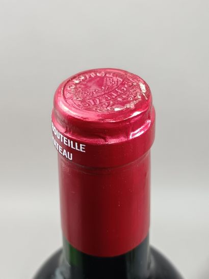 1 Bottle PETRUS 1994 - Pomerol Slightly stained...