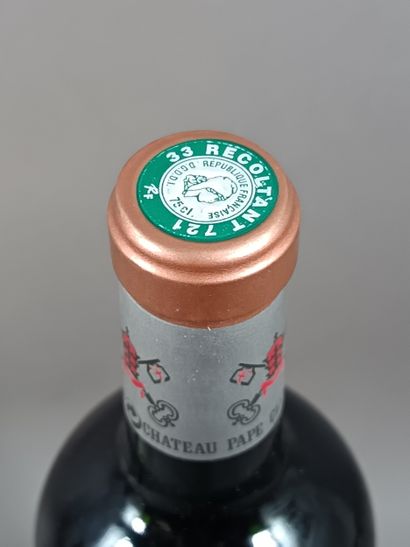 1 bouteille Château PAPE CLEMENT 2010 - Pessac...