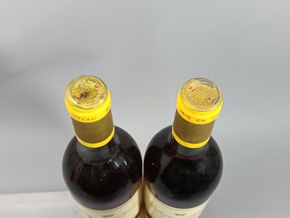 2 bottles Château YQUEM 1976 - 1er Cru Superieur...