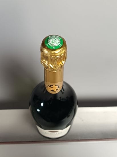 ** 1 Bottle CHAMPAGNE TAITTINGER Comtes de...