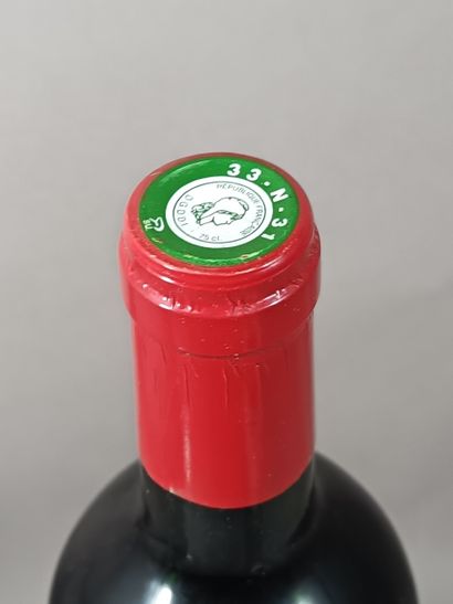 1 bouteille Château LA FLEUR PETRUS 2000...