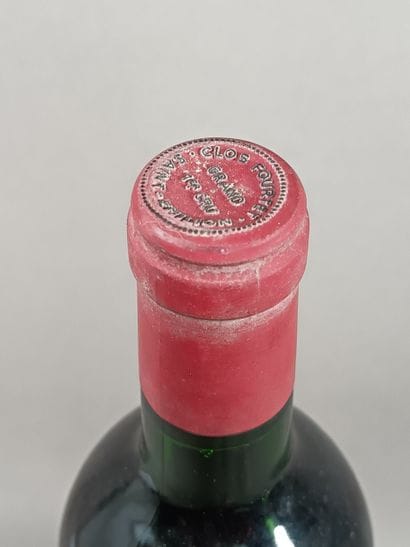 1 Bottle CLOS FOURTET 1989 - 1er Gcc Saint...