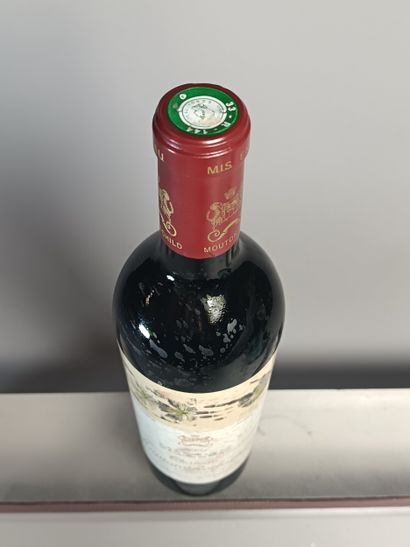 ** 1 Bottle Château MOUTON ROTHSCHILD 2005...