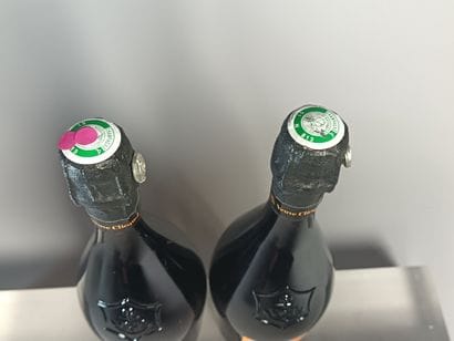 ** 2 Bottles CHAMPAGNE Veuve CLICQUOT 