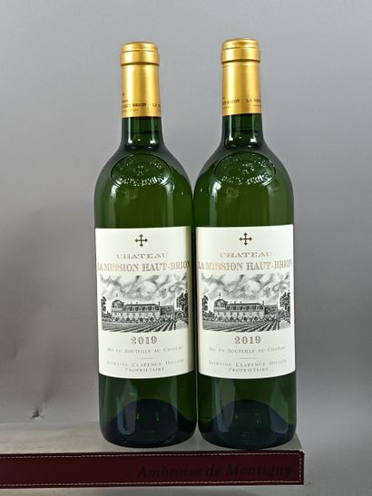 2 bottles Château LA MISSION HAUT BRION Blanc...