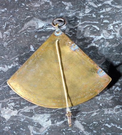 Maghreb quarter circle in gilt brass
Modern...