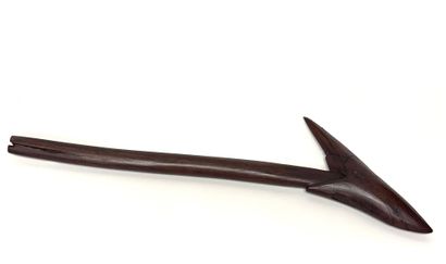 Wooden club, known as a bird's beak, (cracks).
Kanak,...