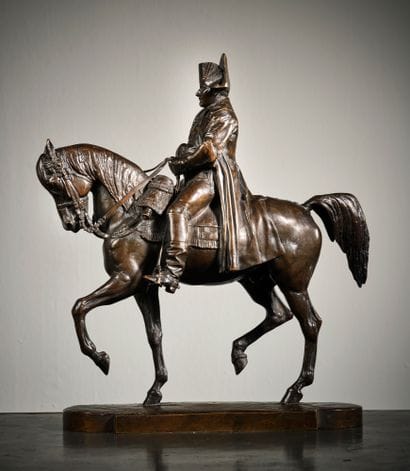 埃马纽埃尔-弗雷米特（1824-1910）
马背上的拿破仑一世
青铜，带棕色铜锈。
底座下有标题。
露台上有签名。
H.长...