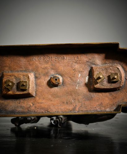 埃马纽埃尔-弗雷米特（1824-1910）
马背上的拿破仑一世
青铜，带棕色铜锈。
底座下有标题。
露台上有签名。
H.长...