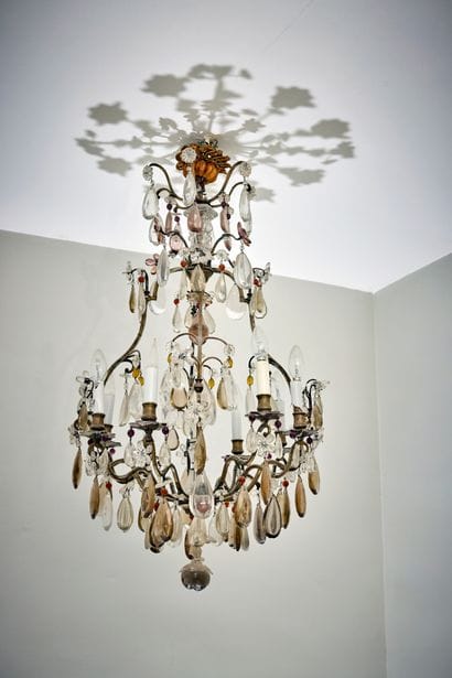 Lustre cage à huit bras de lumière, à pendeloques...