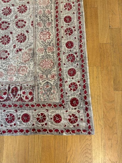 Grande tenture kalamkari aux cyprès, paons,...