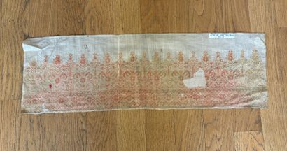 Ensemble de napperons, brodées en coton polychrome...