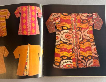 The Arts and Crafts of Turkestan par Johannes...