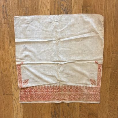 Ensemble de napperons, brodées en coton polychrome...