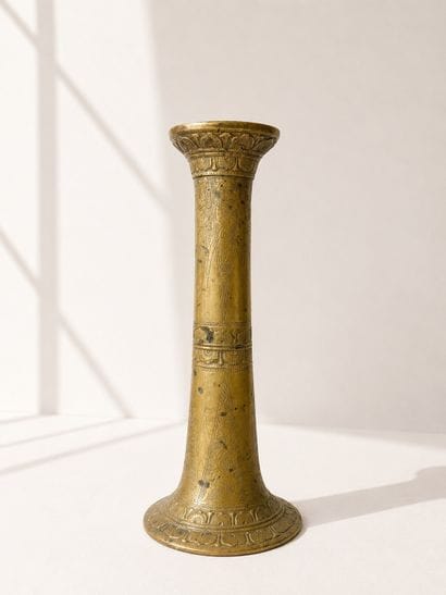 Vase ou élément de lampe de forme tubulaire
Fonte...