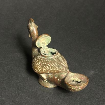 Trois lampes zoomorphes de style Seldjoukide
Bronze
Iran,...