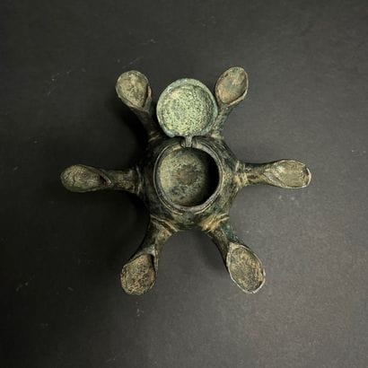 Trois lampes zoomorphes de style Seldjoukide
Bronze
Iran,...