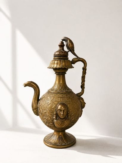 Verseuse indienne 
Laiton
Inde, XIX-XXe siècle
H....