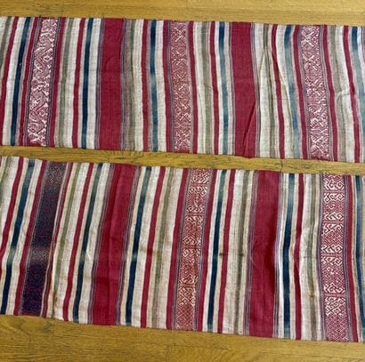 Paire de ceintures, tissu bayadère tissés...