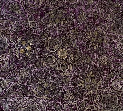 Panneau circulaire en velours violet brodé...