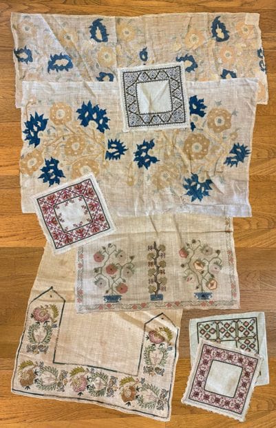 Ensemble de serviettes et mouchoirs carrés...