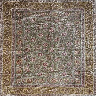 Couverture, étoffe en soie polychrome surbrodé...
