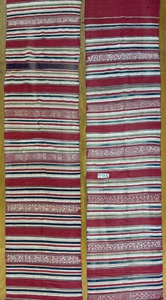 Paire de ceintures, tissu bayadère tissés...