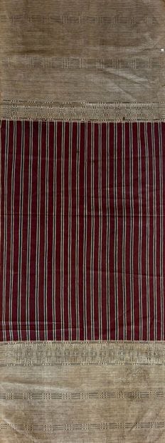 Textile cérémonial à rayures en coton. Java,...