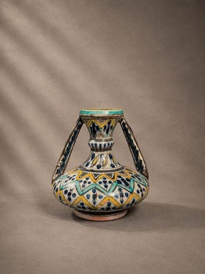 Vase en céramique de Nabeul à anse double...