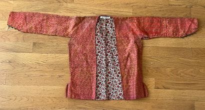 Trois vestes de femme, brocard de soie et...