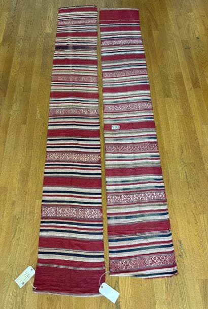 Paire de ceintures, tissu bayadère tissés...