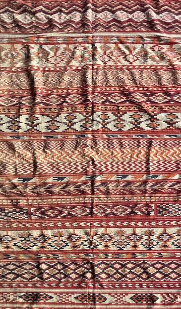 Important et original Kilim Marocain
Probablement...