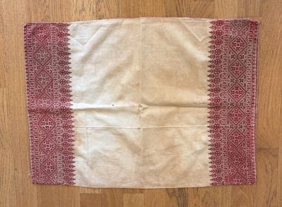 Ensemble de napperons, brodées en coton polychrome...