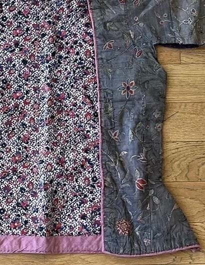 Trois vestes de femme, brocard de soie et...
