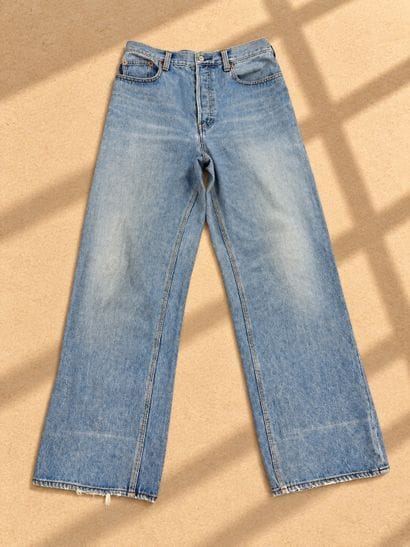 BALENCIAGA. 
Pantalon en jeans bleu. (Taille...