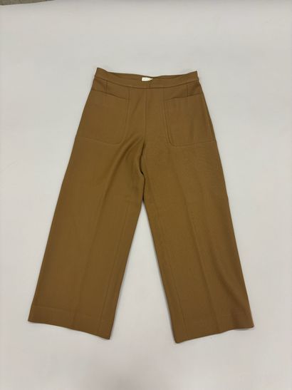 DRIES VAN NOTEN. 
Pantalon de tailleur Camel....