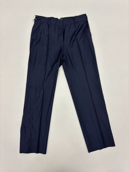 LOUIS VUITTON. 
Pantalon de tailleur bleu...