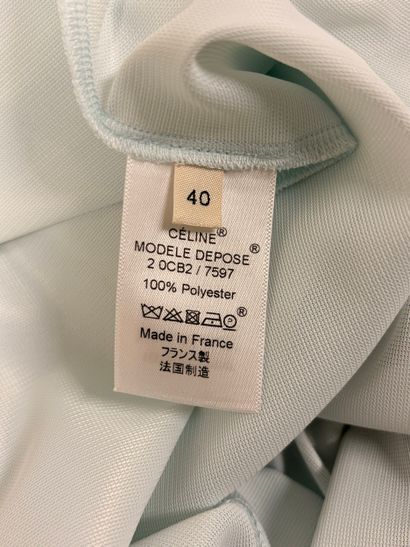 CELINE. 
Haut à manches longues bleu ciel....